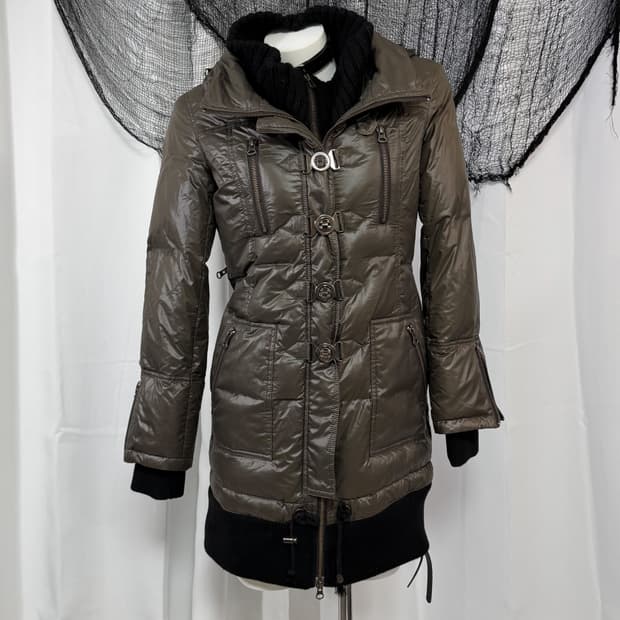 khaki buckle padding 