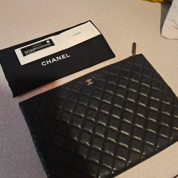 샤넬클러치 은장라지 24번대