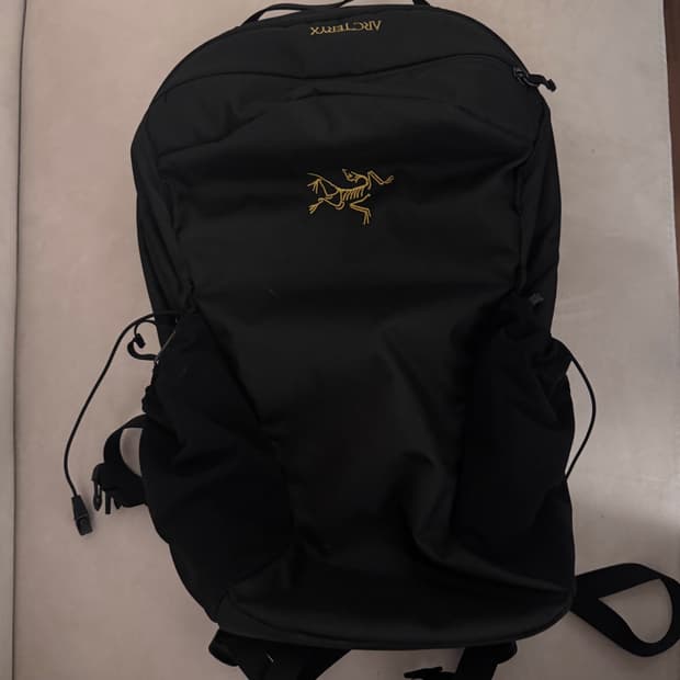 아크테릭스 맨티스 16 블랙