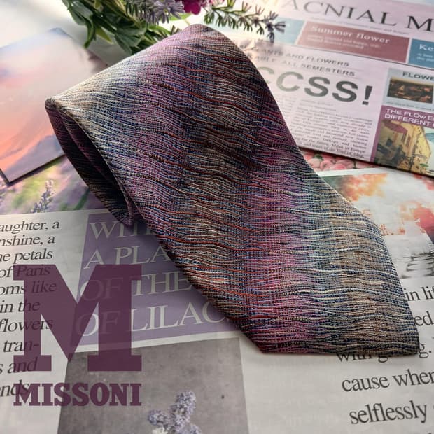 미쏘니 실크 멀티 스트라이프 웨이브 넥타이 8.9cm B등급 A18764