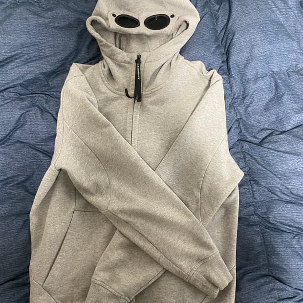 CP컴퍼니 그레이 후드집업