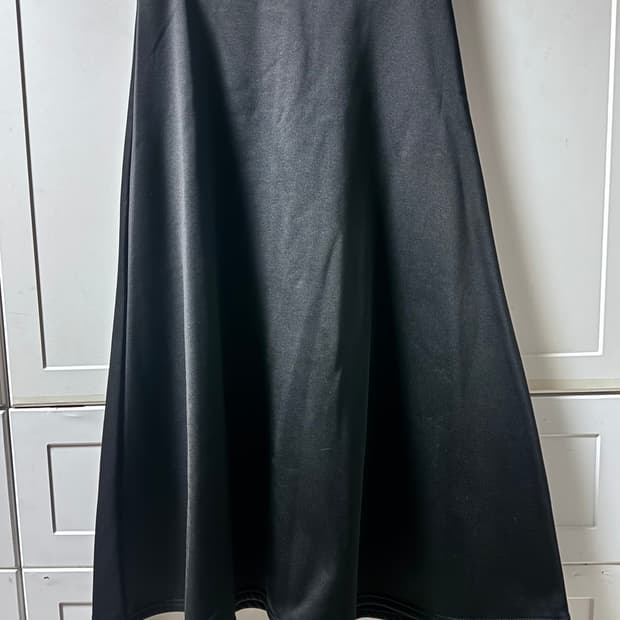 검정 A라인 롱 플레어 스커트