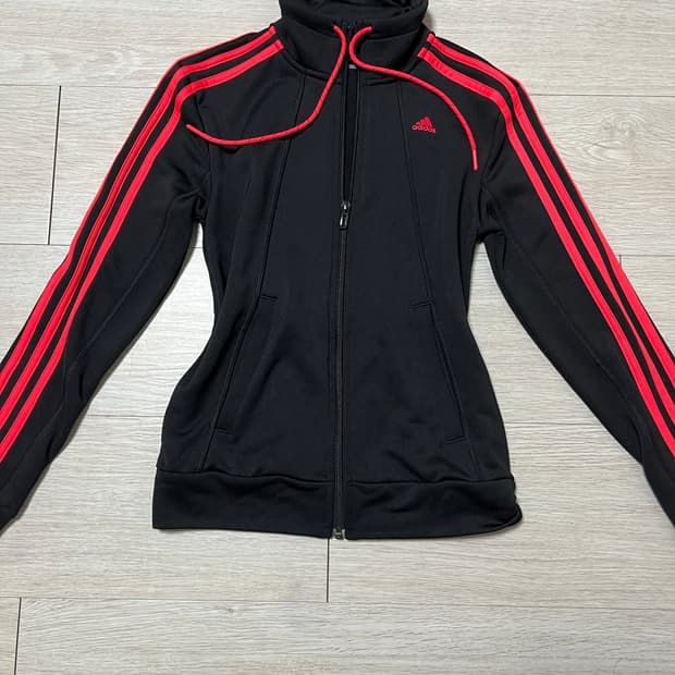 딱붙핏 검빨 아디다스