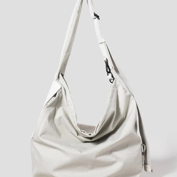 빈폴 LESS BAG2 라지 라이트 그레이