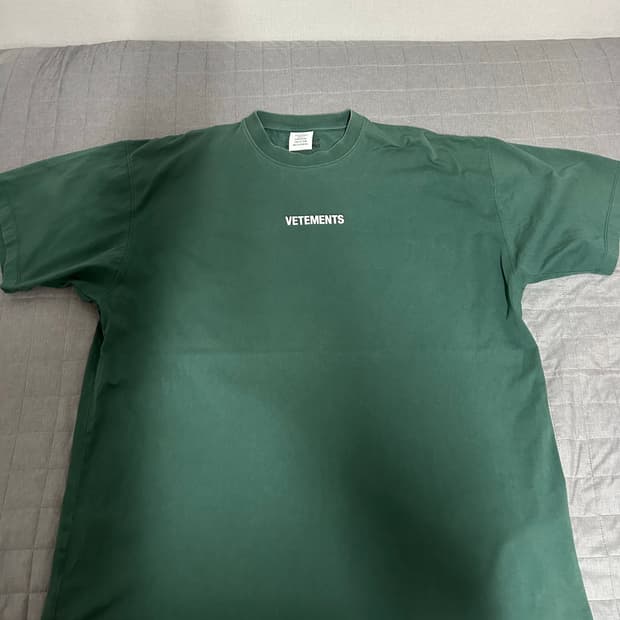 [M] 베트멍 로고 반팔 티셔츠 그린