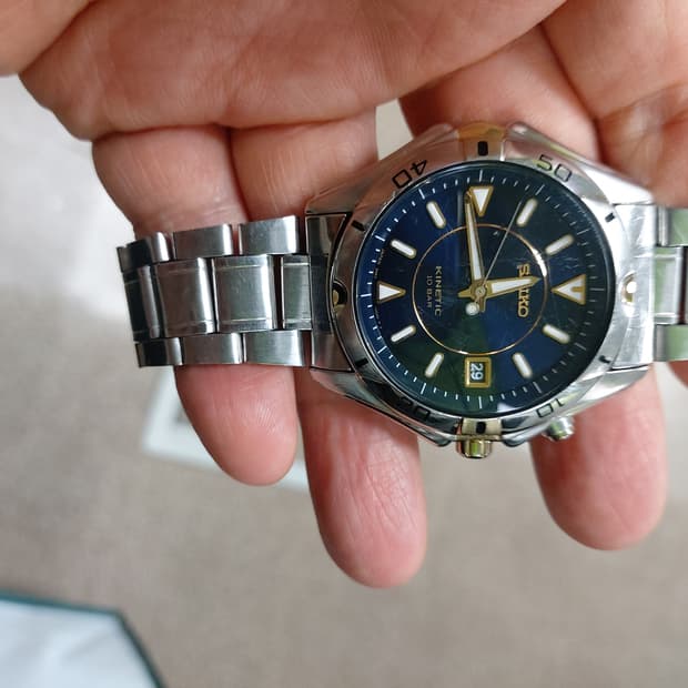 세이코 키네틱 무브먼트 메탈 시계 