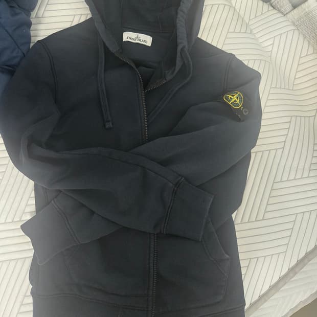 스톤아일랜드 후드집업 