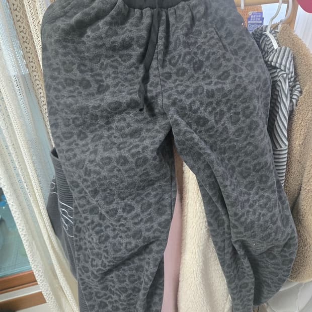 에이이에이이 호피 레오파드 팬츠 (트레이닝 조거 스트링)