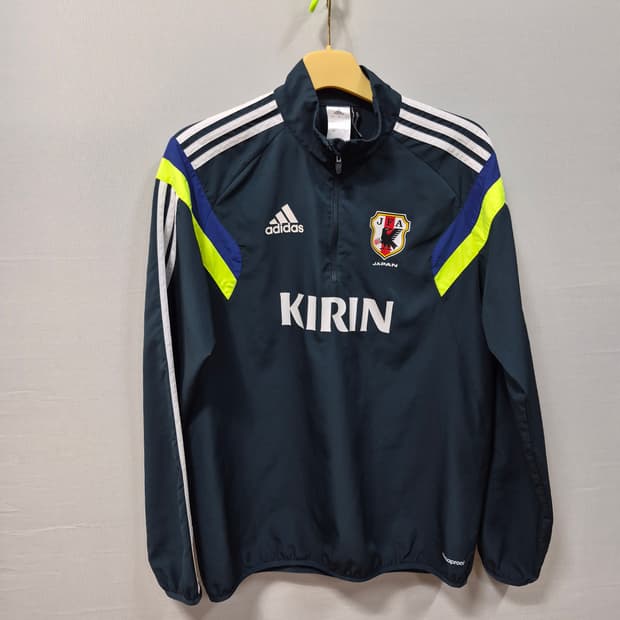 아디다스 14년 일본 축구 대표팀 바람막이 L