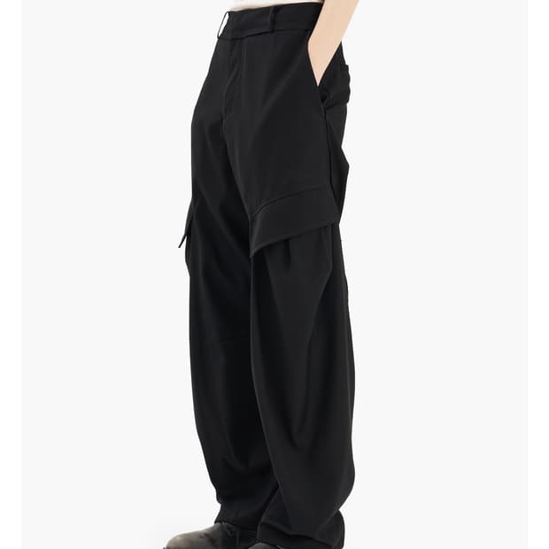 지용킴 Curved Raw Edge Trousers S사이즈