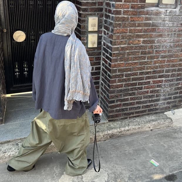 Hiroko koshino muffler 