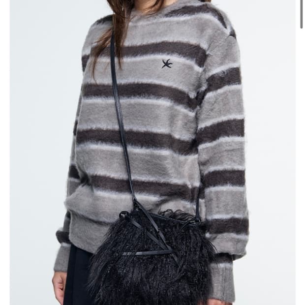 더콜디스트모먼트 크로스백