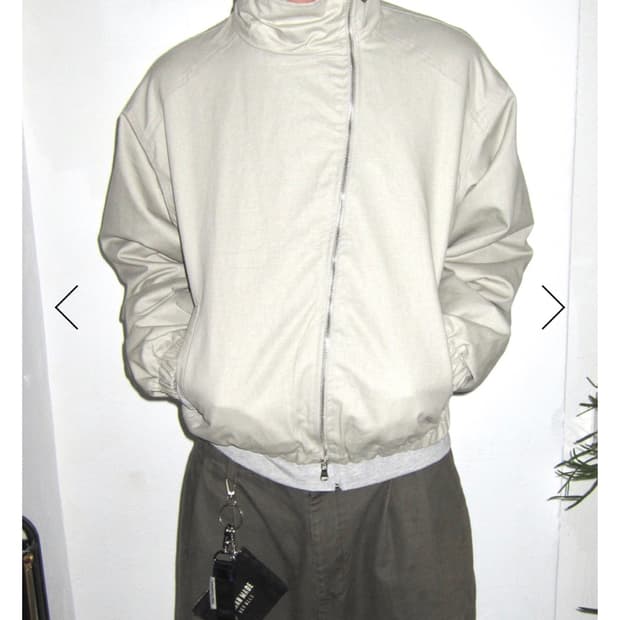 leeyeelee리이리 enrie crop curved jacket