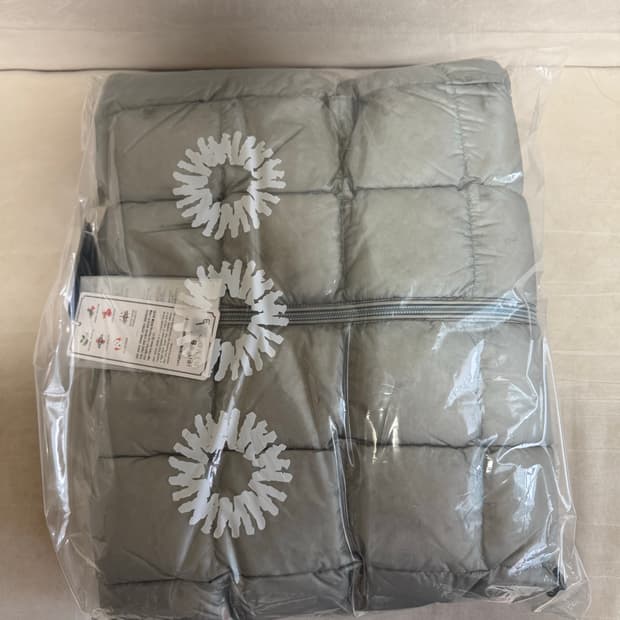 999휴머니티 푸퍼 패딩 라이트그레이 3싸 새상품