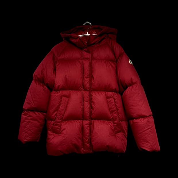 몽클레어 푸퍼 레드 패딩