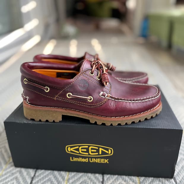 팀버랜드 클래식 3아이 보트슈즈 버건디 컬러