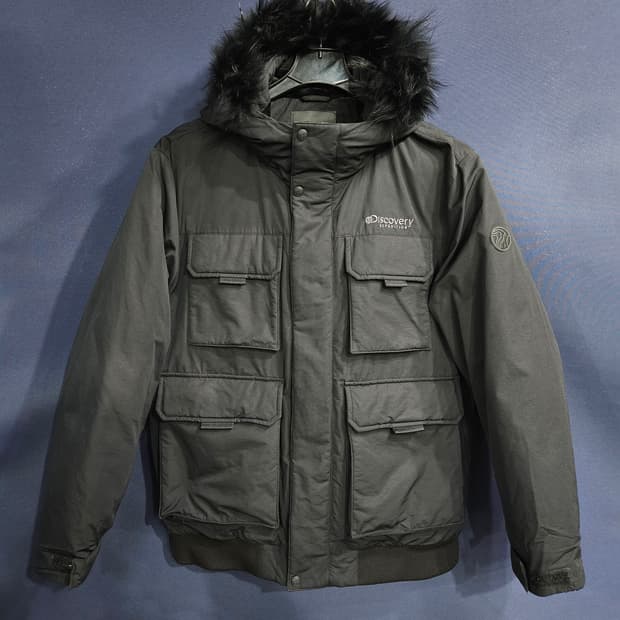 디스커버리 블랙컬러 남성 넉넉한 100 덕다운 패딩 