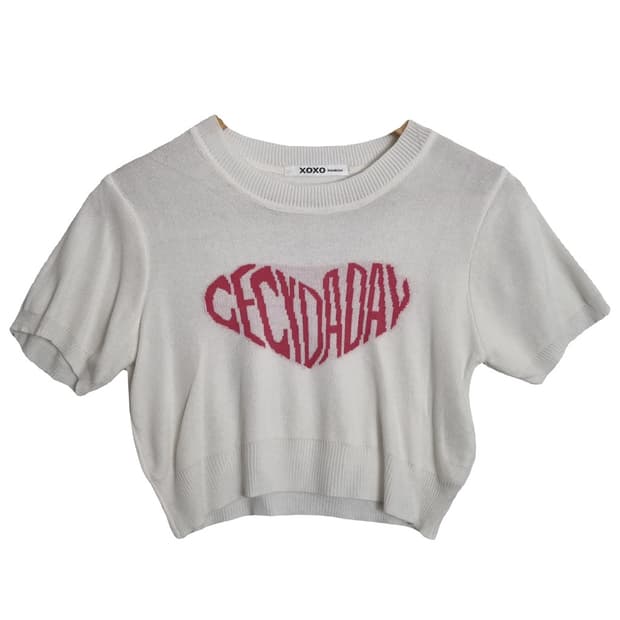 XOXO 화이트 레터링 반팔 크롭 니트  