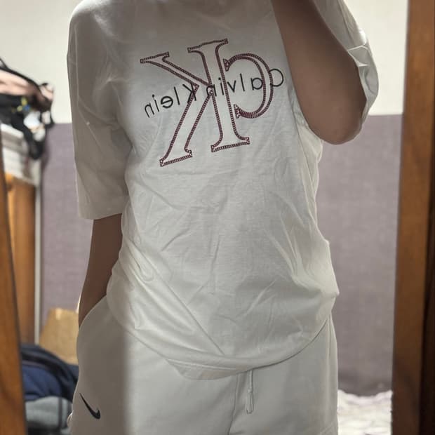 캘빈 자수 반팔티