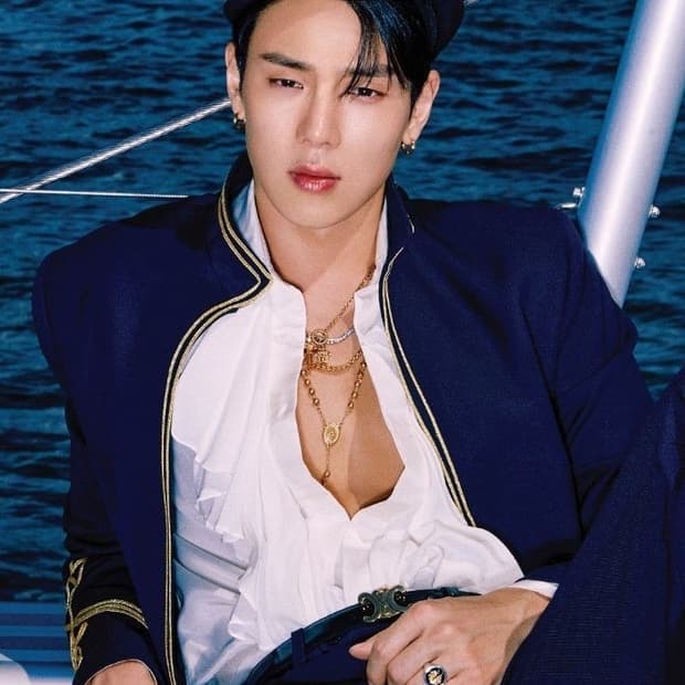 [블랙핑크 리사님 착용] 셀린느 23fw 트리옹프 세일러캡