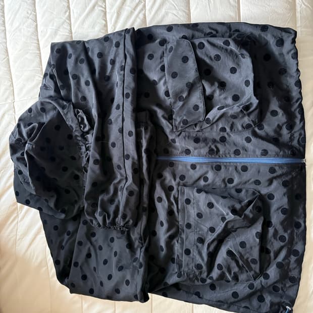 오헤시오 도트 프릴 후드 바람막이 점퍼