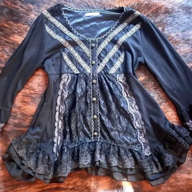 axes femme 엑시즈팜 블랙 레이스 탑 고스