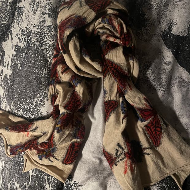 캐피탈 나비 머플러