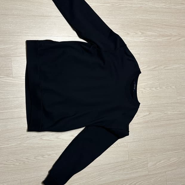 루이비통 인사이드아웃 맨투맨