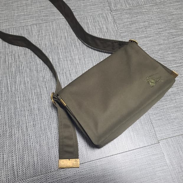 버버리 트렌치백 숄더백 크로스백 올리브 크로스바디백