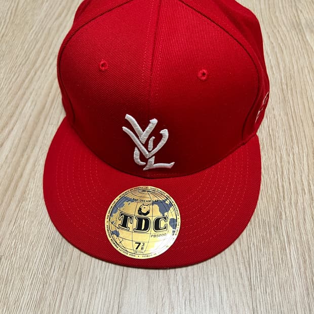 플레이보이 카티 YVL 뉴에라 7 3/8