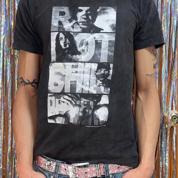 Vintage Bootleg Red Hot Chilli Pepper T