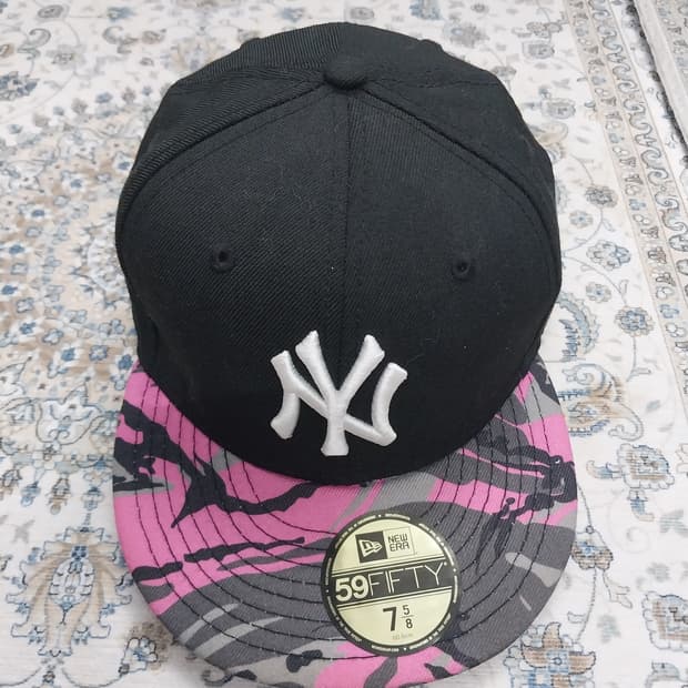 뉴에라 59FIFTY 핑크 카모 뉴욕 양키스 볼캡