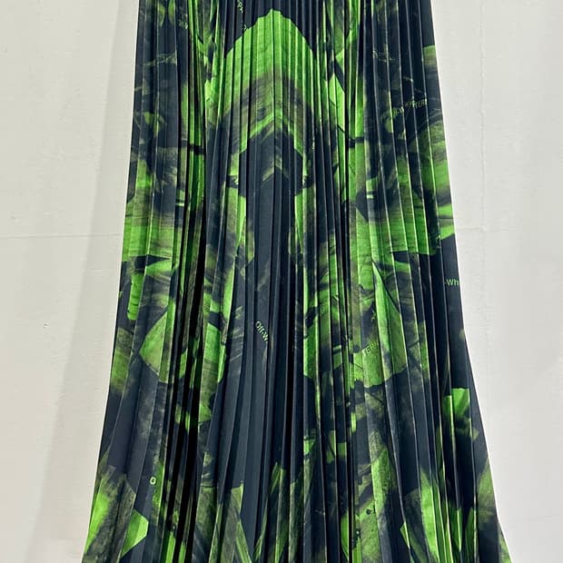 Off-White 그린 패턴 플리츠 스커트 40 매장판