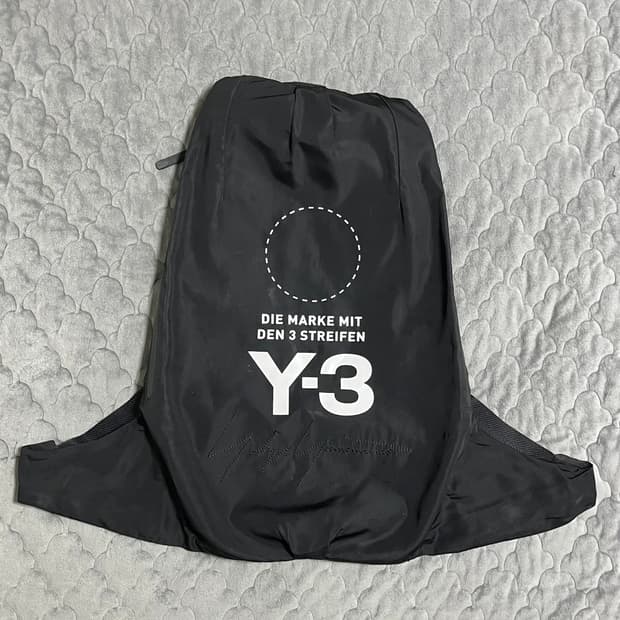 Y-3 요지야마모토 사이드 지퍼 백팩 블랙