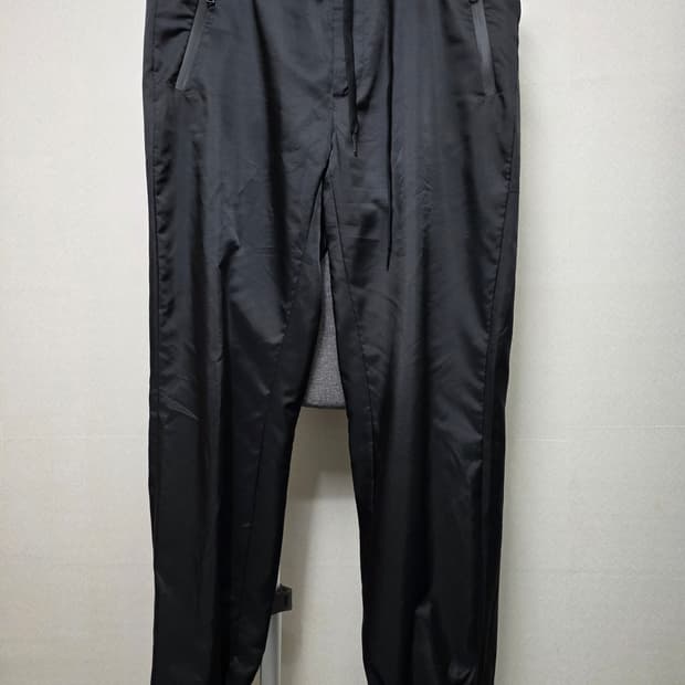 프라다 나일론 조거 팬츠 정품