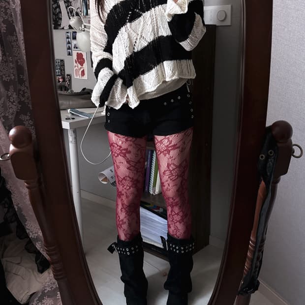 스트라이프 오프숄더 니트