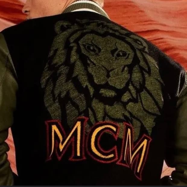 [100] MCM 램스킨 바시티 봄버자켓