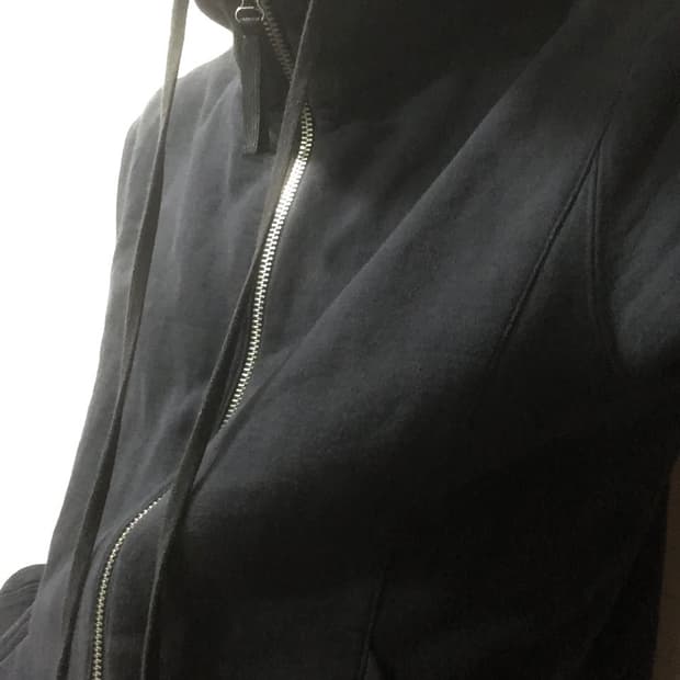 헬무트랭 하이넥 사선 절개 후드집업
