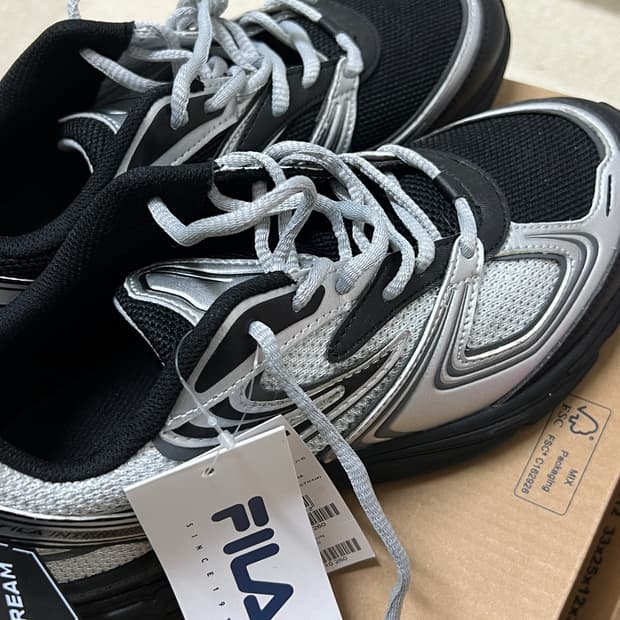 휠라 인터런 블랙실버 운동화 260