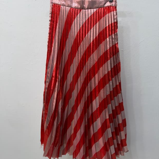 새제품) 오프화이트 정품 플리츠 주름 스커트 40