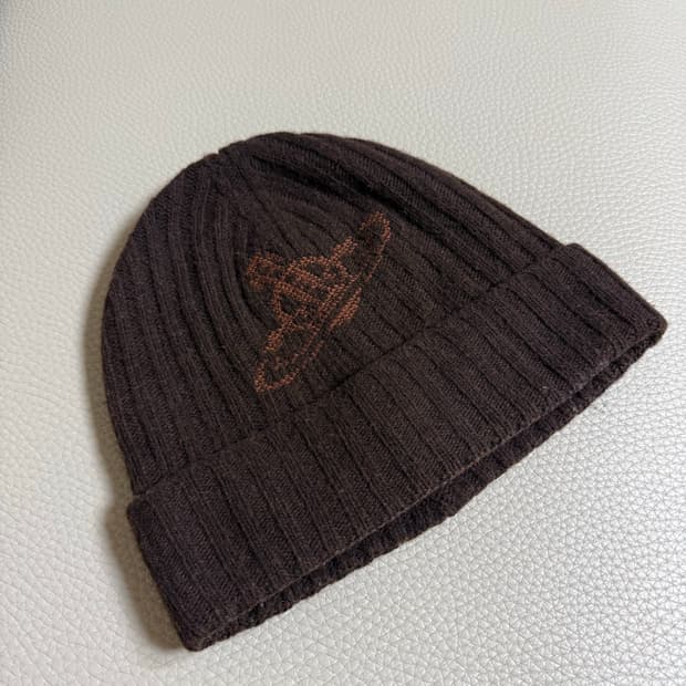 비비안웨스트우드 브라운 비니