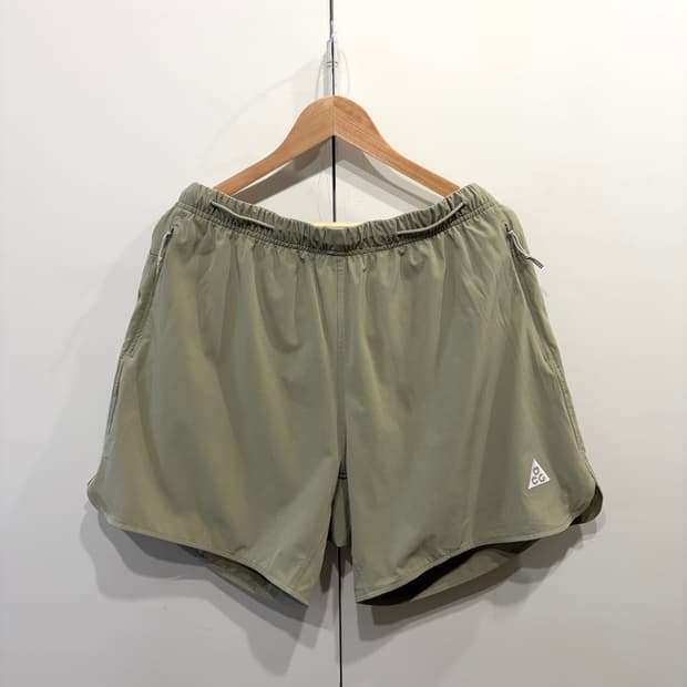 나이키 ACG 드라이핏 뉴 샌즈 쇼츠 뉴트럴 올리브