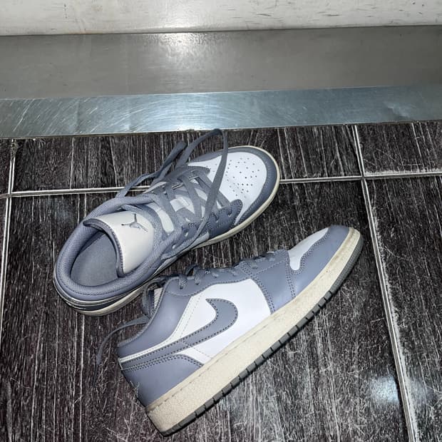 나이키 에어 조던 1 로우 빈티지 그레이 - 240