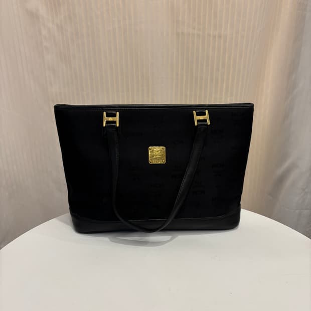 정품 MCM 금장 패브릭 숄더백    