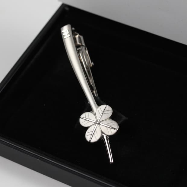 소니아리키엘 A+등급 5.6cm 네잎클로버 명품 넥타이핀 빈티지