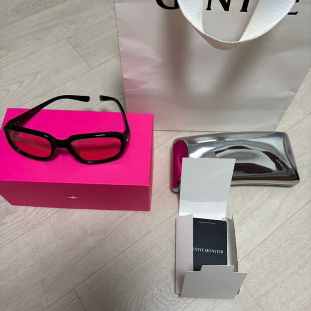 젠틀몬스터 노이저 블랙색상