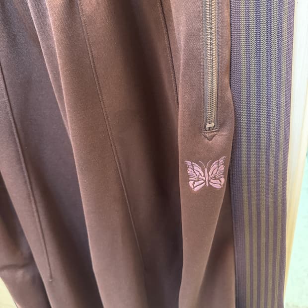 니들스 hd 트랙팬츠