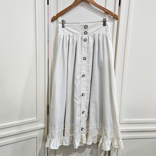 엑시즈팜 레이스 버튼 롱스커트