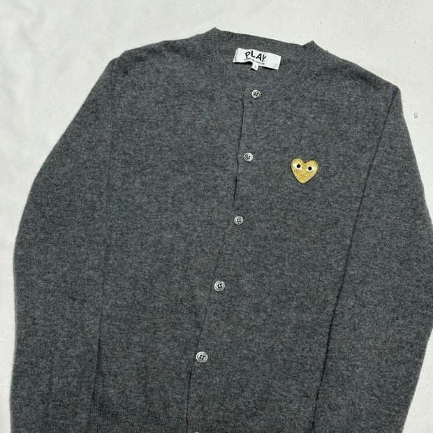 L 꼼데가르송 골드 하트 로고 여성용 그레이 울 가디건