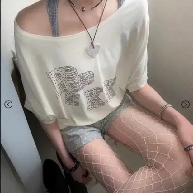 새상품) 에세이 eessay rockk! 티셔츠